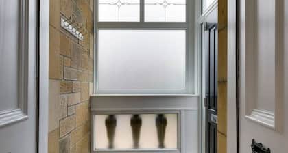 Stirling Edwardian House: Fireplace/Garden/Parking