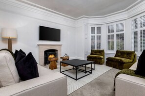 Télévision, cheminée