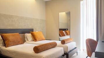 Desk, laptop workspace, free WiFi