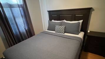 1 habitación, tabla de planchar con plancha, wifi y ropa de cama