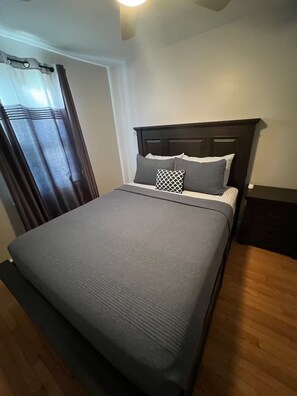 1 habitación, tabla de planchar con plancha, wifi y ropa de cama 