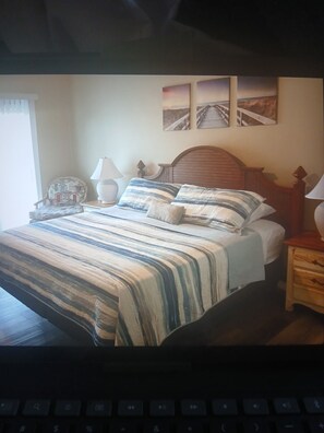 3 bedrooms, iron/ironing board, free WiFi, bed sheets - 3-bedroom townhome in pleasant North Myrtle Beach with AC unit 2 (North Myrtle Beach)