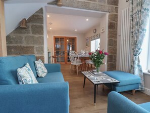 Dining - Cheyne Cottage (Whitby)