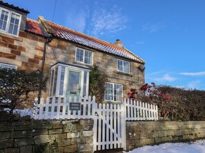 Exterior - Cheyne Cottage (Whitby)