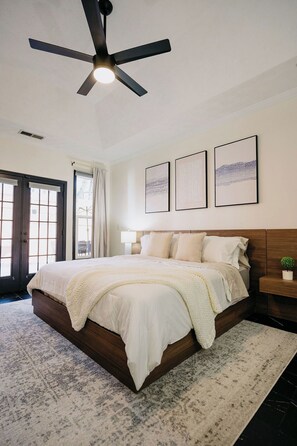 مكواة/لوح كي وواي فاي وملاءات أسرّة