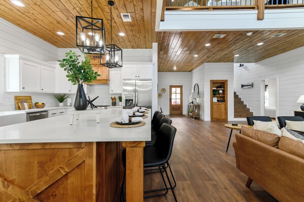 Interior - Cozy Pines Cabin-Hot Tub + Fire Pit + Play set- Backyard (Broken Bow)
