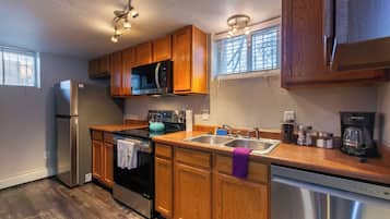 Micro-ondes, four, plaque de cuisson, lave-vaisselle