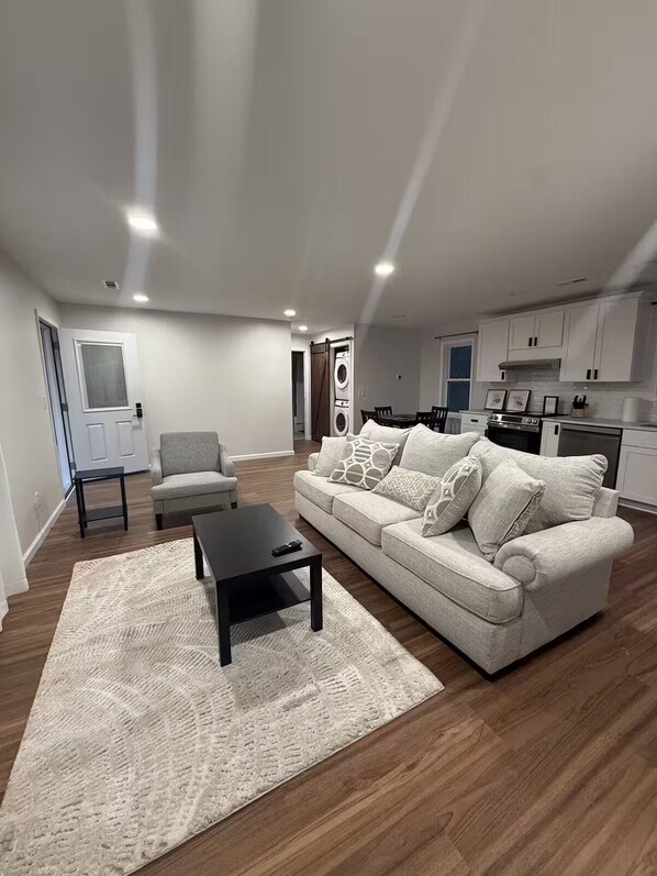 Living area - Cozy 2-bedroom house in tranquil Senoia (Senoia)