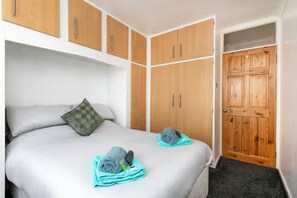 1 bedroom, iron/ironing board, free WiFi, bed sheets