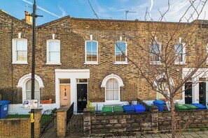 Exterior - Central 1Bed flat in Bermondsey, London - Pass the Keys (London)