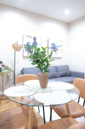 Dining - Brand New Gorgeous 3bedroom 2blocks to CentralPark (New York)