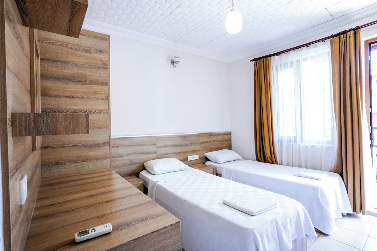 Chambre Standard avec lits jumeaux, balcon