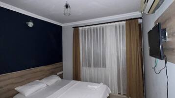 Habitación estándar, balcón | Wifi gratis