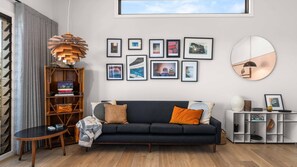 TV - Shearwater by Experience Jervis Bay (Vincentia)