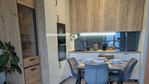 Dining - Spacious Private Apartment for 4 Guests by the Baltic Sea, Heart of Letnica (Gdańsk)
