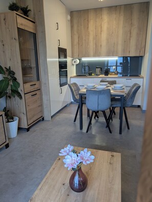 Dining - Spacious Private Apartment for 4 Guests by the Baltic Sea, Heart of Letnica (Gdańsk)