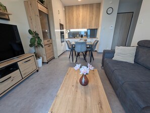 Living area - Spacious Private Apartment for 4 Guests by the Baltic Sea, Heart of Letnica (Gdańsk)