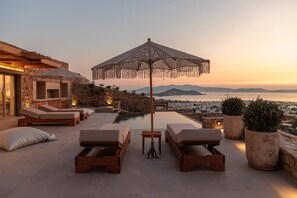Terrace/patio - Villa Myrdora, Divine Sea & City Views, Private Pool, Furnished Terrace, Naxos (Naxos)