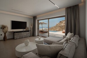 TV - Villa Myrdora, Divine Sea & City Views, Private Pool, Furnished Terrace, Naxos (Naxos)