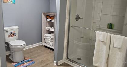 The Mystic- 2-bedroom mobile home in charming Gloucester Pet Friendly