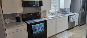 The Mystic- 2-bedroom mobile home in charming Gloucester Pet Friendly