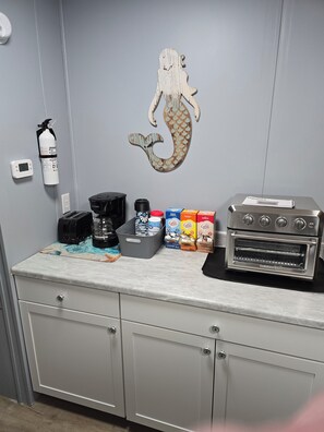 Interior - The Mystic- 2-bedroom mobile home in charming Gloucester Pet Friendly (Gloucester)