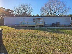 Exterior - The Mystic- 2-bedroom mobile home in charming Gloucester Pet Friendly (Gloucester)