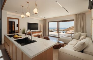 TV - Villa Lyralei, Divine Sea & City Views, Private Pool, Furnished Terrace, Naxos (Naxos)