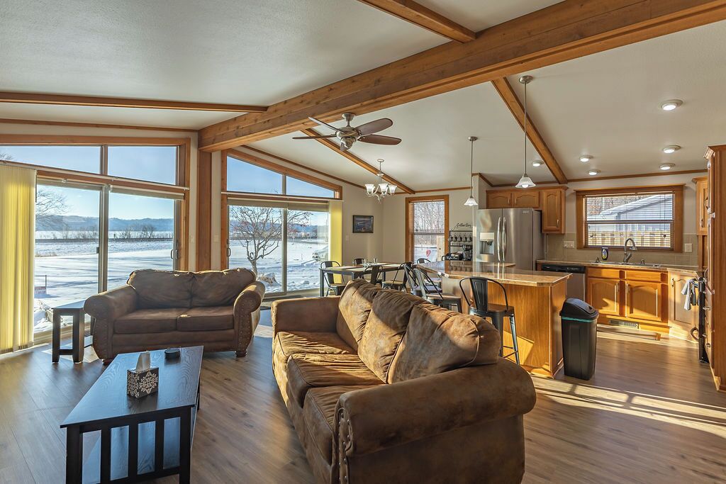 智能电视、壁炉