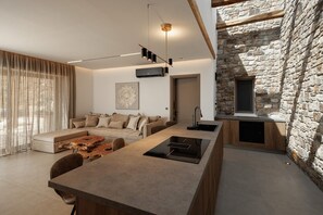 Interior - Villa Thyrissa, Divine Sea & City Views, Private Pool, Furnished Terrace, Naxos (Naxos)
