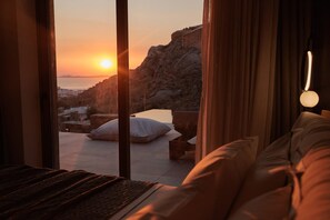 In-room safe, iron/ironing board, free WiFi, wheelchair access - Villa Thyrissa, Divine Sea & City Views, Private Pool, Furnished Terrace, Naxos (Naxos)