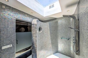 Spa - Villa Puerto Calero Marina | Short Walk to Centre | Private Heated Pool (Lanzarote)