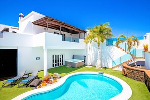 A heated pool - Villa Puerto Calero Marina | Short Walk to Centre | Private Heated Pool (Lanzarote)