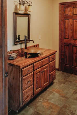 Interior - Spacious modern cabin on 7.5 secluded acres, hot tub, Wi-Fi, Air Hockey, Trails. (McArthur)