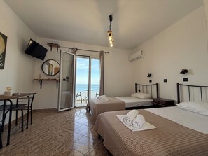Iron/ironing board, WiFi, bed sheets - Ostria SeaView Suite (Kos)