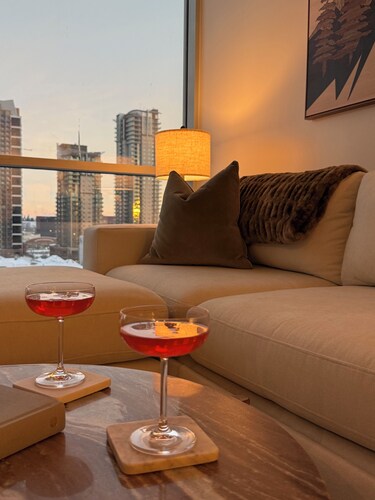 Country Meets City! Modern 1BR Downtown Condo