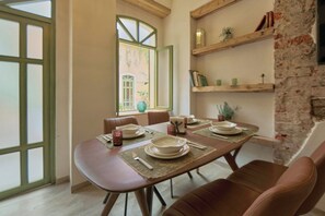 Dining - 1BR Vibrant Italian Style Loft (Mexico City)