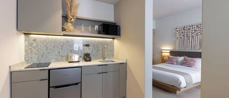 Strykejern/-brett, reiseseng for barn og wi-fi