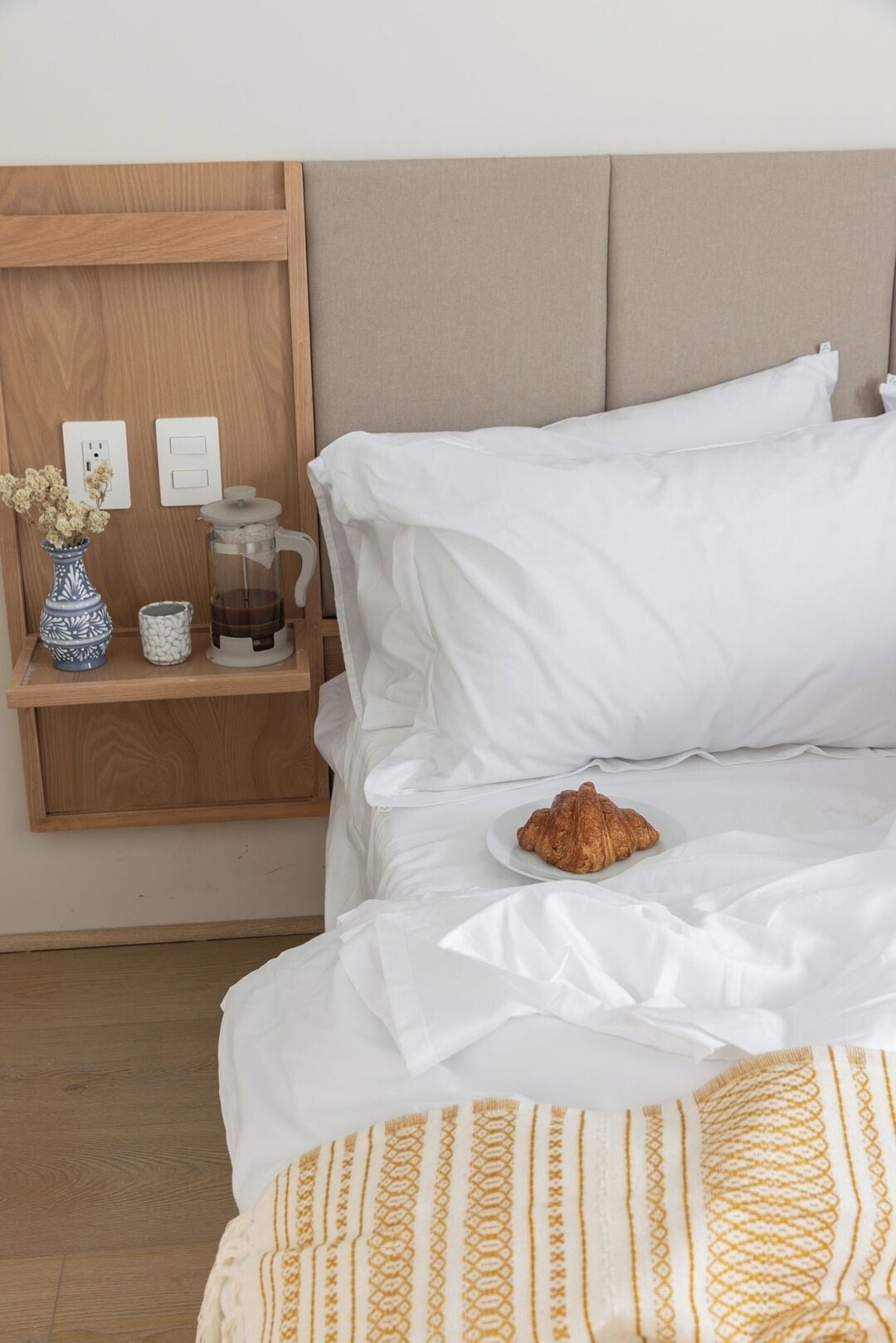 1 slaapkamer, een strijkplank/strijkijzer, wifi