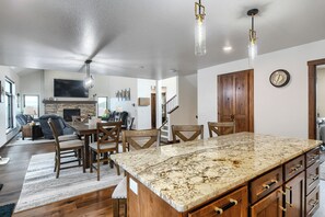 Dining - Sturgis Motorcycle Rally Rental - 5 bedroom with garage (Spearfish)