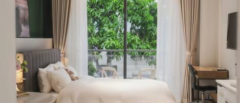 Iron/ironing board, Internet, bed sheets