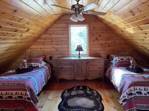 Iron/ironing board, WiFi, bed sheets - Cozy Cabin on the Carrabassett River, 30 minutes to Sugarloaf (New Portland)