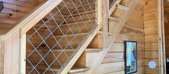 Cozy Cabin on the Carrabassett River, 30 minutes to Sugarloaf