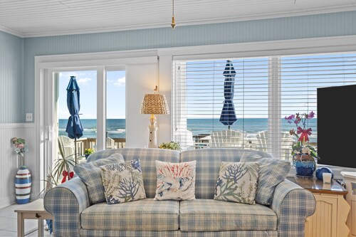 Pelican’s Bill: Stunning Oceanfront 3BR with Breathtaking Views