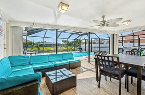 Outdoor dining - Charming 3-bedroom POOL house with canal in beautiful Cape Coral (Cape Coral)