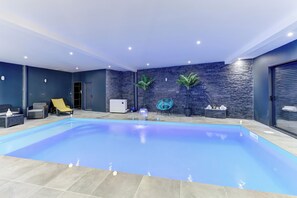 Indoor pool, a heated pool - Villa Loft - Piscine  - Fitness - Calme (Le Cheix-sur-Morge)
