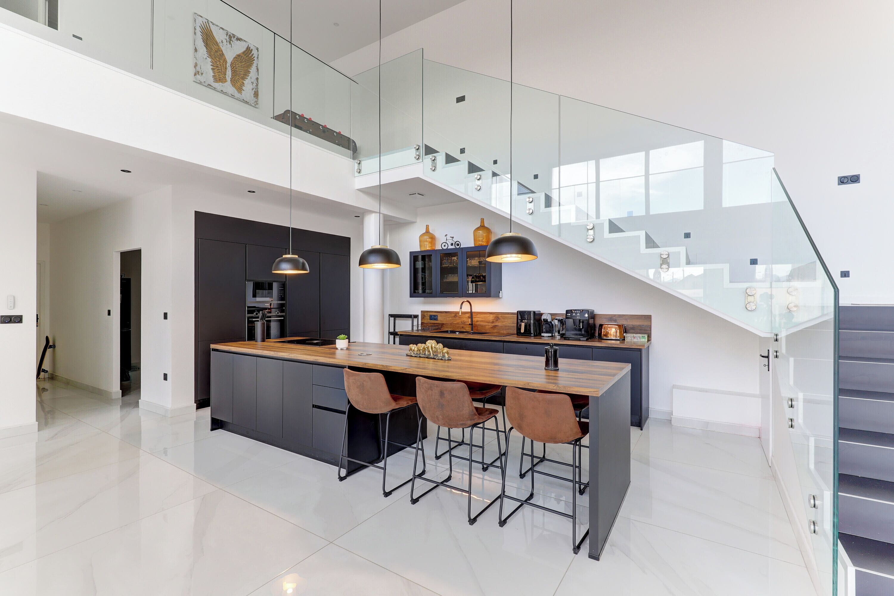 Kjøleskap, mikrobølgeovn, ovn og oppvaskmaskin