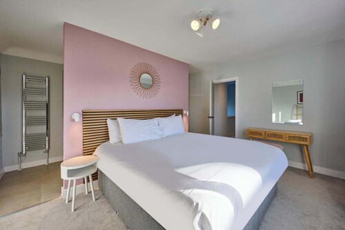 Host Stay Roundwood House