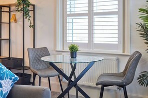 House | 1 bedroom - Host Stay The Langley Hotel Apartment 7 (Whitby)