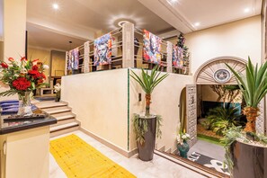 Lobby - Beautiful Art Deco villa in the city center, 5 bedrooms (Marrakech)